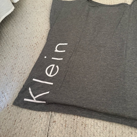 Calvin Klein performance  t shirt. - Picture 4 of 4